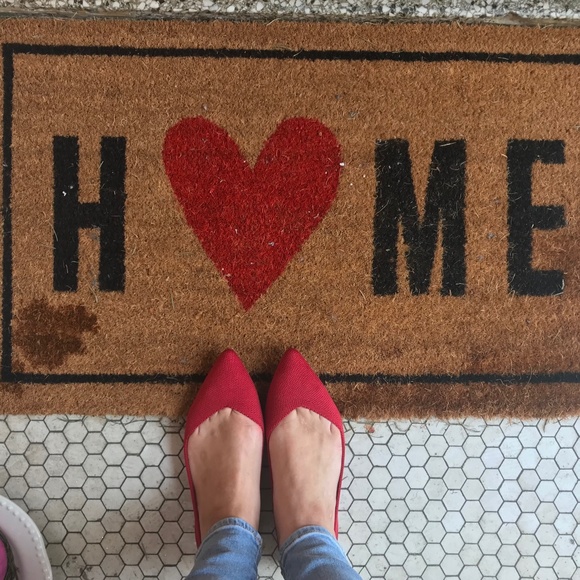 Meet your Posher, Jessica *Make Me an Offer* - Picture 1 of 1